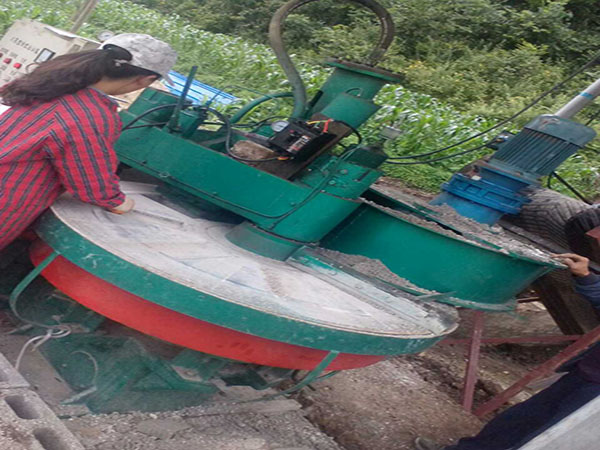 DF-160型八孔轉盤磚機